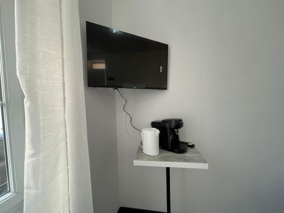 Studio A2 18M2 Cosy 5Minutes Gare Parking Gratuit Rue De La Mure Roanne Exterior foto